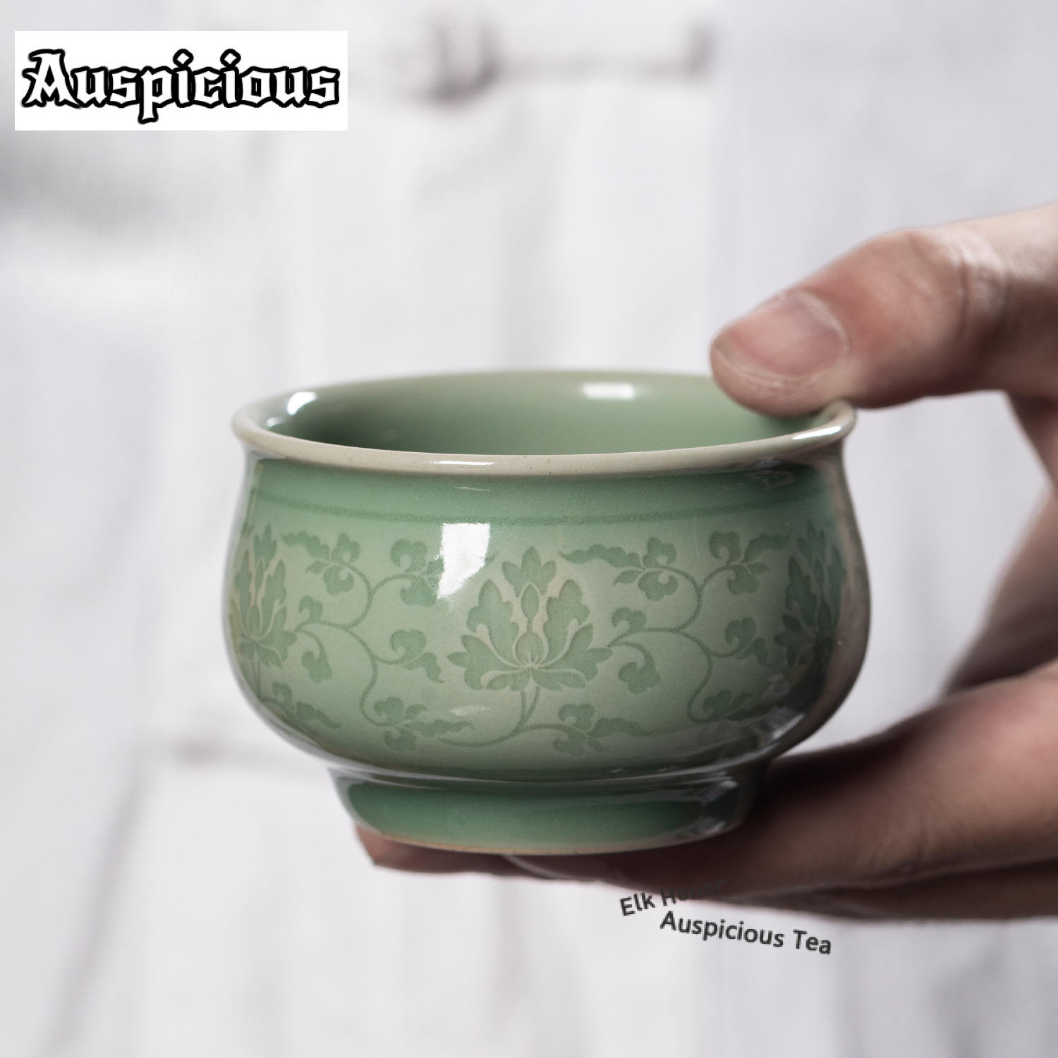 Celadon Ceramic Cup - 108 ミリリットル手作りツイニングロータスセラドンティーカップエレガントなティーボウルシングルカップティーテイスティングフレグランスカップ Jianzhan マスターカップティーセット