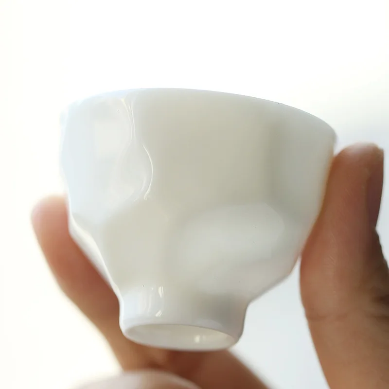 白玉功夫杯 陶磁器マスターカップ 茶道用小型陶磁器 白磁茶杯 - Celadon Ceramic Cup のレビューと価格